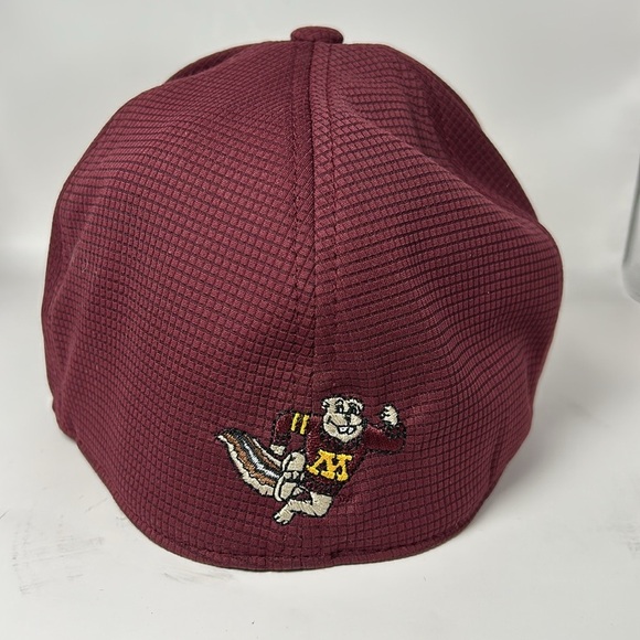 Minnesota Golden Gophers ball cap
Ski-U-Mah! - Picture 8 of 13